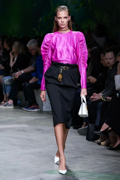 Look 39